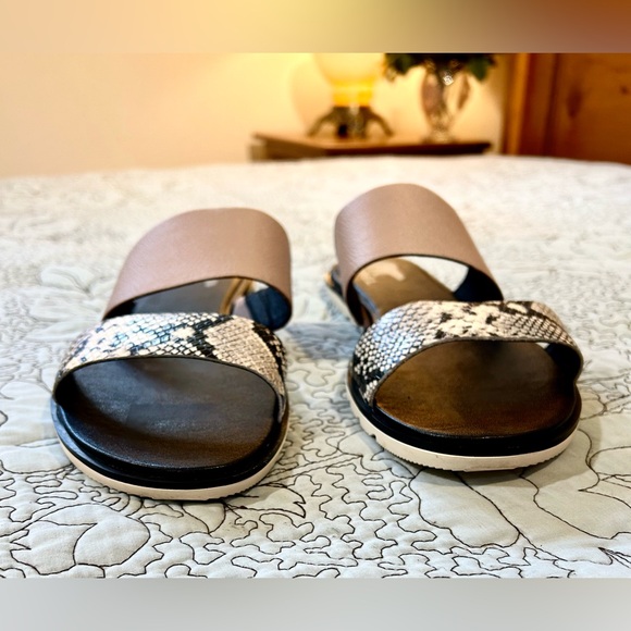 SOREL Ella Il Slide Sandals for Women in Mauve Vapor Snake Print Leather Sz 11 - Picture 4 of 13